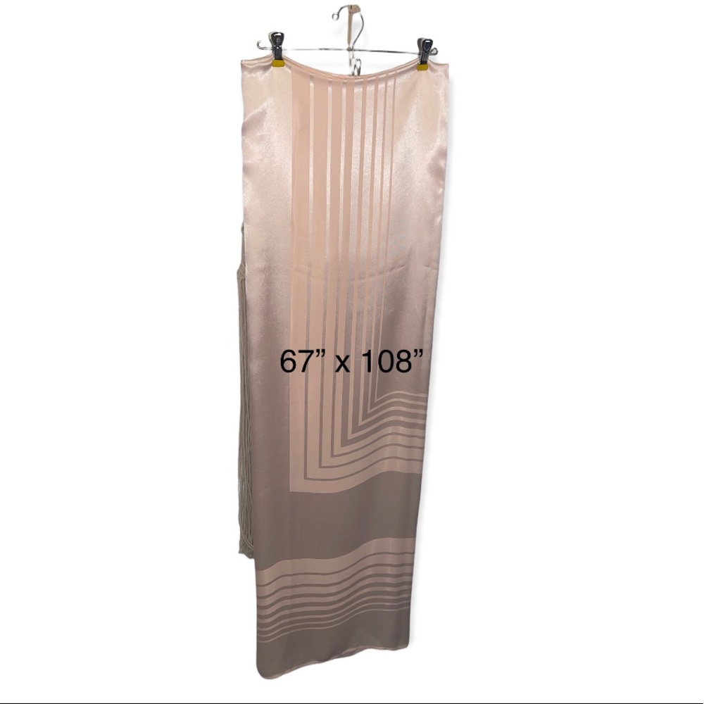 Vntg tablecloth pink satin